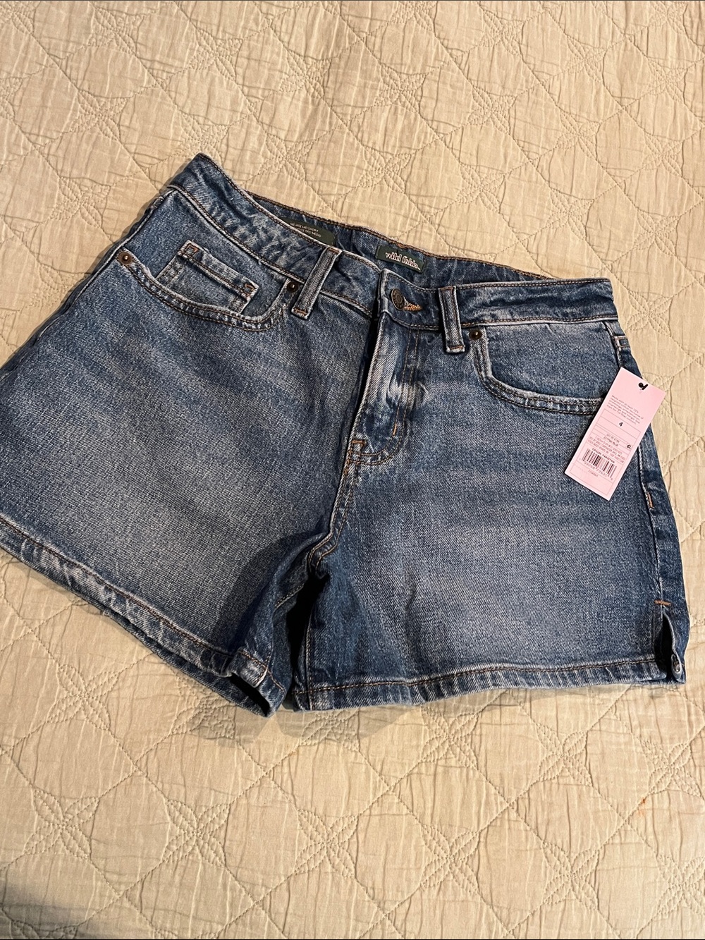 NWT, WILD FABLE Women's Denim Shorts - Blue Jean Shorts